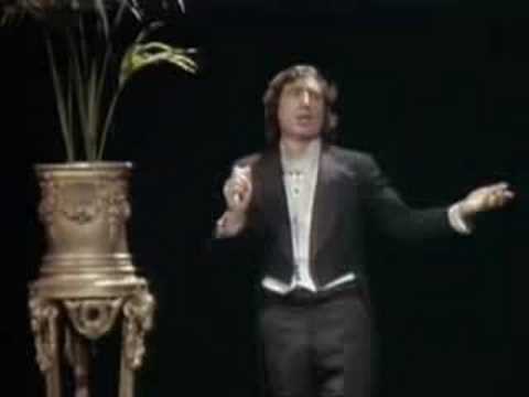 Monty Python:Never Be Rude To an Arab