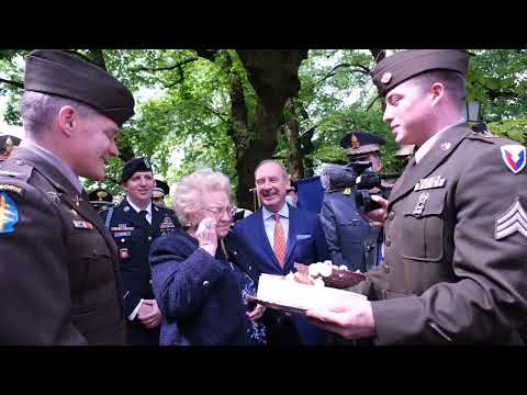 Meri Mion Long Lost Birthday Cake Happy Birthday